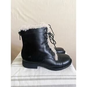 NWOT Born Black Women's Shearling Lined Lace Up Boot. Size 8.5.